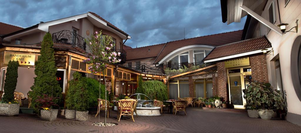 Hotel Banderium Komárno Exterior photo